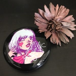 M.A.C “Sassed Up” Iridescent - Fafi Collection